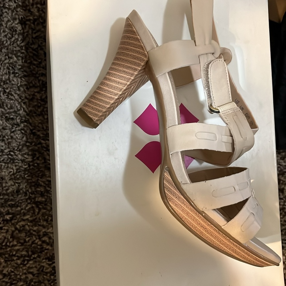 Open toe heels - Picture 2 of 2